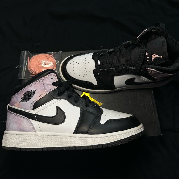 Air Jordan 1 Sneakers - Picture 1 of 4